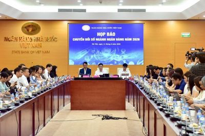 Ngân hàng không chỉ số hóa, mà phải thông minh trong kỷ nguyên dữ liệu và AI