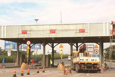 Bắt đầu tháo dỡ trạm thu phí cầu Đồng Nai