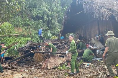 Chung tay hỗ trợ nhân dân khắc phục hậu quả thiên tai