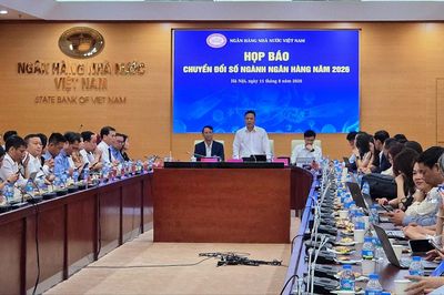 Ngân hàng đẩy mạnh chuyển đổi số, ứng dụng dữ liệu và AI