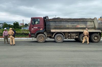 Đảm bảo an toàn giao thông khi thi công mở rộng Quốc lộ 6