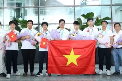 Đón đội tuyển Olympic Trí tuệ nhân tạo quốc tế trở về sau thành tích xuất sắc