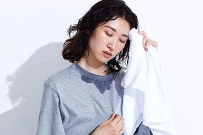 Đổ mồ hôi nhiều dù không nóng: Cẩn thận 4 bệnh lý nguy hiểm có thể đang âm thầm cảnh báo