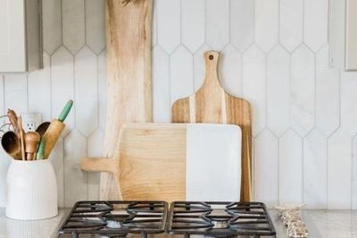Thớt gỗ hay thớt nhựa bẩn hơn? Điều nhiều gia đình đang hiểu lầm