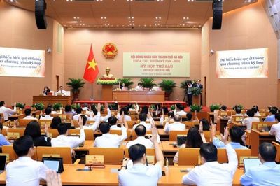 Hà Nội gia hạn 3 tháng hoàn thiện thủ tục cho 6 dự án lớn