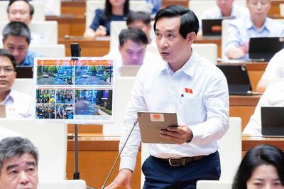 ĐBQH đề xuất làm điểm dừng cho người đi xe máy gọi điện thoại, shipper trả hàng