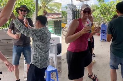 Du khách Tây đang đạp xe thì bị 'bắt cóc' vào đám giỗ miền Tây, quẩy cực sung