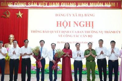 Xã Hạ Bằng tổ chức hội nghị thông báo các quyết định về công tác cán bộ