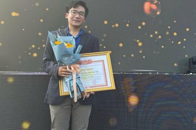 Nam sinh đạt gần điểm tuyệt đối, đỗ ĐH Kiến trúc từng được khen với tác phẩm về làng khoa bảng Đông Ngạc