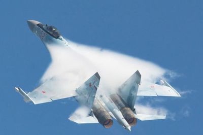 Tiêm kích Gripen Thụy Điển có thể đảo chiều cuộc đấu trên không với Su-35 Nga?