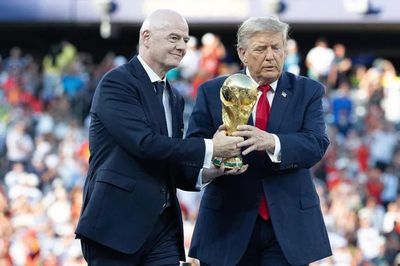 Ông Trump cảnh báo FIFA sẽ 'sai lầm nghiêm trọng' nếu phế truất Chủ tịch Infantino