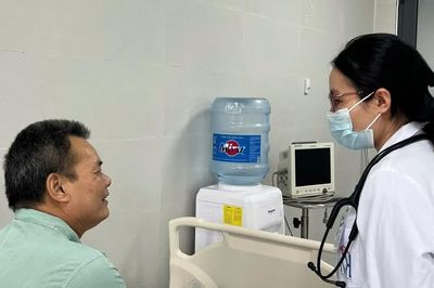 Ăn thịt chó để bồi bổ sức khỏe sau xạ trị, bệnh nhân ung thư bị rối loạn đông máu nghiêm trọng
