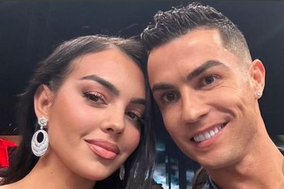 Ronaldo cưới Georgina 'gây bão' dư luận