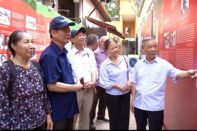 'Tâm son, chí thép': Trưng bày chuyên đề tôn vinh truyền thống vẻ vang của Công an nhân dân