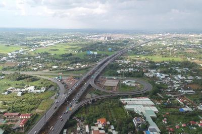 Đẩy nhanh tiến độ các dự án đường bộ cao tốc khu vực Đông Nam Bộ và Tây Nam Bộ