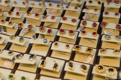 Giá vàng ngày 12/8: Giá vàng nhẫn đắt hơn vàng miếng tới 2 triệu đồng/lượng
