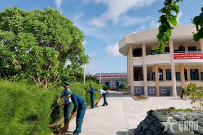 Gieo màu xanh Trường Sa