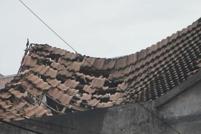 Khẩn cấp phá dỡ đoạn giữa nhà lồng chợ Biên Hòa sau vụ cháy