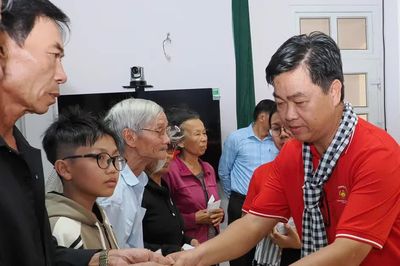 Đoàn cán bộ TPHCM tri ân tại 'miền đất lửa' Quảng Trị