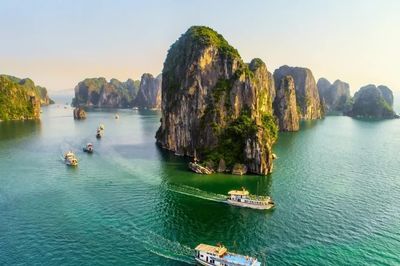 Vân Đồn thăng hoa - Bản tình ca viết bằng sóng nước, mây ngàn