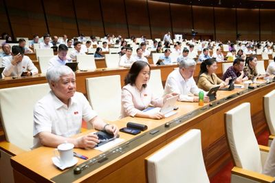 Quốc hội thảo luận các dự án giao thông lớn và thành lập thành phố Quảng Ninh và thành phố Bắc Ninh