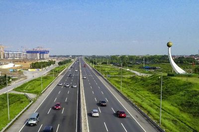Cục Cảnh sát giao thông thí điểm làn vượt xe trên cao tốc