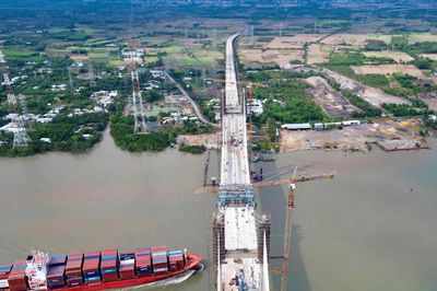 Cầu dây văng cao nhất Việt Nam về đích trong tháng 9