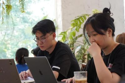 Thay vì cố tìm việc không bị AI thay thế, nên nâng cao năng lực và khả năng thích nghi