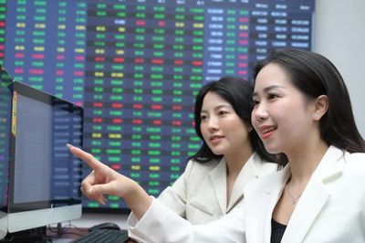 VN-Index tiến sát 1.800 điểm, thêm cổ phiếu ngân hàng lên sàn