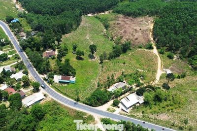 Huế: Xe chở than phải đi theo đoàn trên Quốc lộ 49