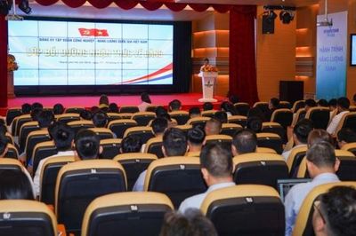 Bồi dưỡng nhận thức về Đảng, xây dựng nguồn lực cho chặng đường phát triển mới của Petrovietnam