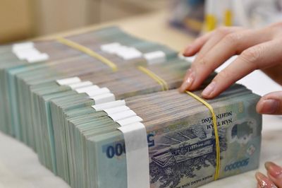 Lãi suất ngân hàng hôm nay 12/8/2026: Biến động trái chiều, có nơi tăng mạnh
