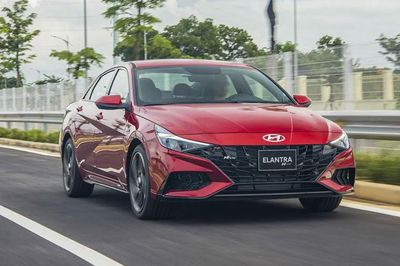 Top 10 xe bán chậm tháng 7: Hyundai Elantra lần đầu 'đội sổ'