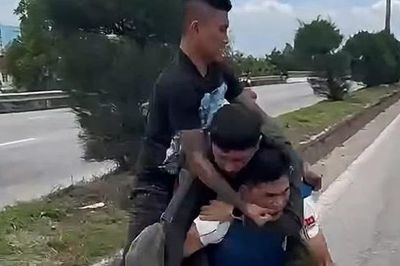 Tạm giữ hình sự tài xế đánh người nhập viện vì tranh giành khách