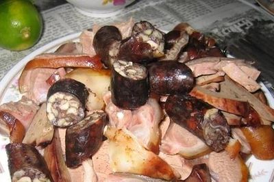 Người đàn ông chảy máu mắt sau khi ăn thịt chó: Bác sĩ chỉ ra nguyên nhân