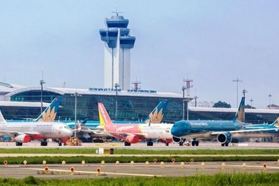Lý giải sự cố khiến Tân Sơn Nhất 2 lần dừng cất, hạ cánh, máy bay vòng 40 phút