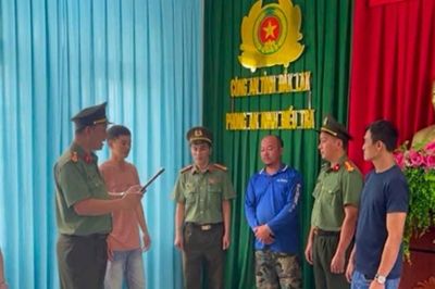 Bắt đối tượng tổ chức tập trung đông người, cản trở lực lượng chức năng