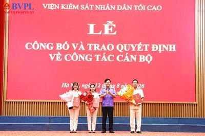 Công bố, trao Quyết định của Viện trưởng VKSND tối cao về công tác cán bộ