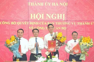Ban Thường vụ Thành ủy Hà Nội công bố các quyết định về công tác cán bộ