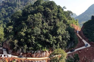 Cận cảnh 'con đường hạnh phúc' xuyên qua đồi ở vùng cao xứ Lạng