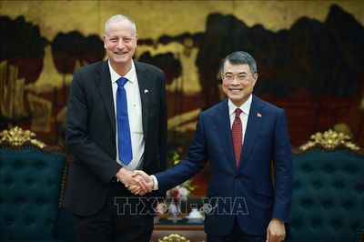 Thủ tướng tiếp Đại sứ Israel Yaron Mayer