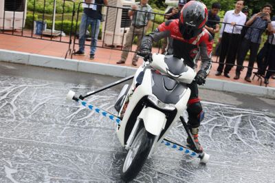 Đặt ABS đúng vai trò trong an toàn của xe máy
