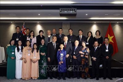 Tổng Bí thư, Chủ tịch nước gặp gỡ cán bộ, nhân viên Đại sứ quán Việt Nam tại New Zealand