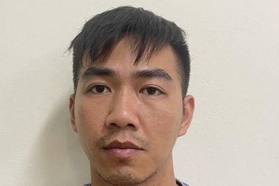 Khởi tố tài xế mở cửa trả khách khi xe đang chạy khiến người phụ nữ ngã xuống đường tử vong