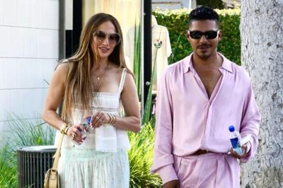 Jennifer Lopez nổi bật với set đồ hoa phong cách boho