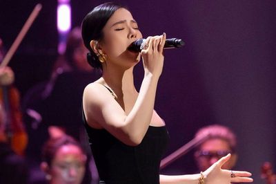 Lệ Quyên lần đầu hát live ca khúc mới, khán giả nghe xong đồng loạt đưa ra yêu cầu