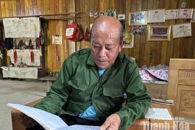 Người đưa “ánh sáng” về bản Mông