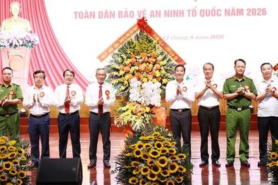 Chủ tịch HĐND tỉnh Bắc Ninh Nguyễn Việt Oanh dự Ngày hội toàn dân bảo vệ an ninh Tổ quốc tại phường Việt Yên