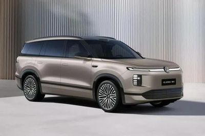 Volkswagen ID. Era 9X nhận cọc tại Việt Nam - EV gắn động cơ xăng