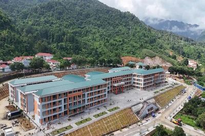 Giữ vững định hướng sáp nhập trường học công lập
